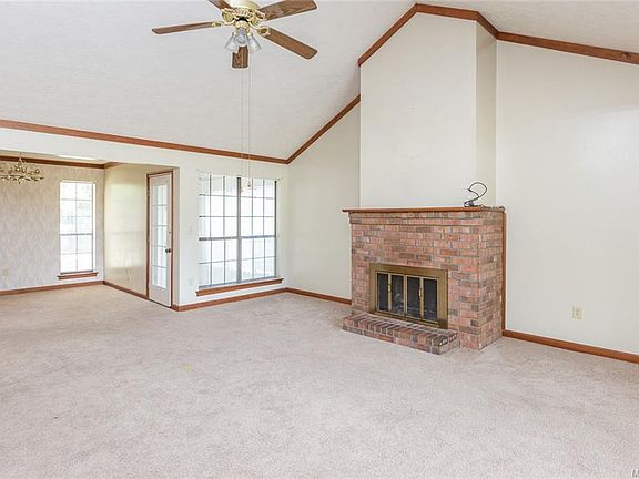 5th image of 2342 W Aberdeen Dr