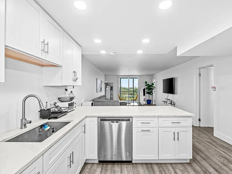 5961 NW 2nd Ave #Penthouse E — Photo 4