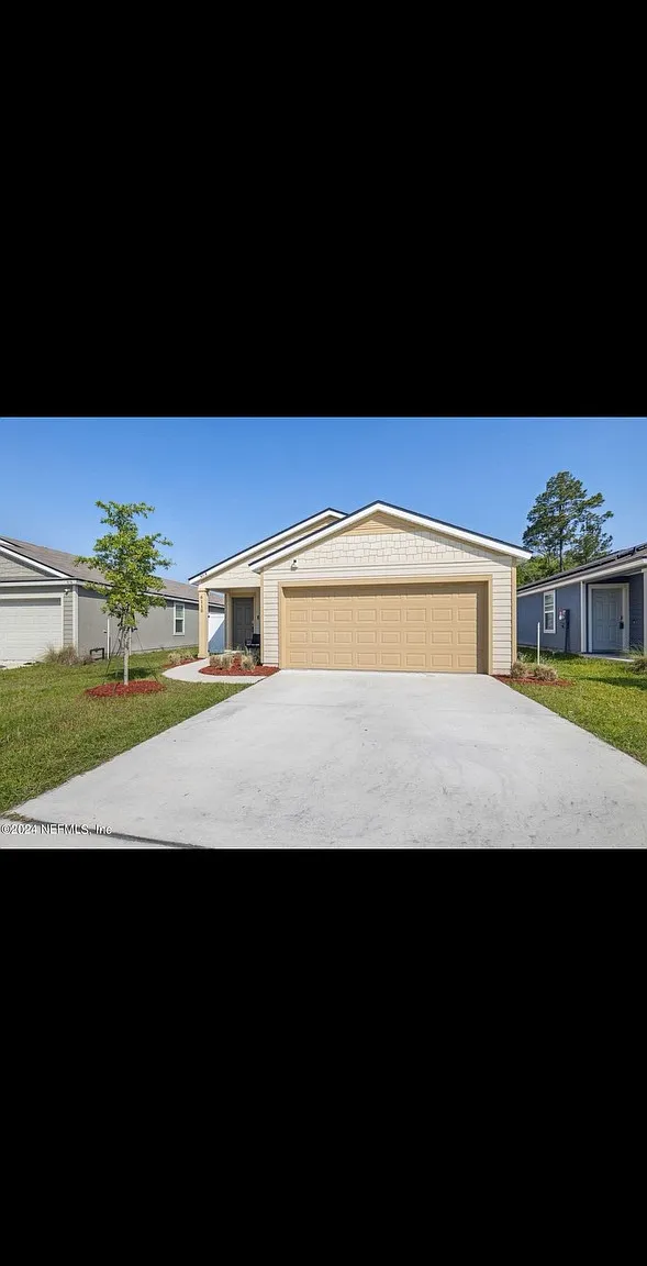 3 bed, 1395 sqft, $1,800 — Photo 2