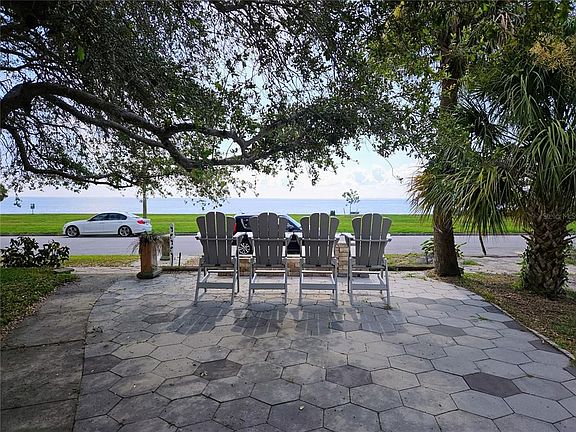 4th image of 2027 Beach Dr SE