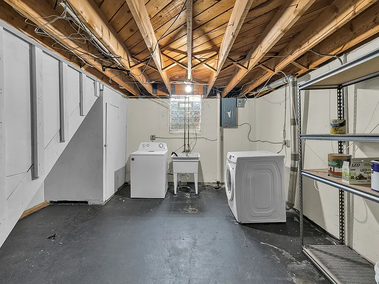26800 Van Buren Rd — Photo 15