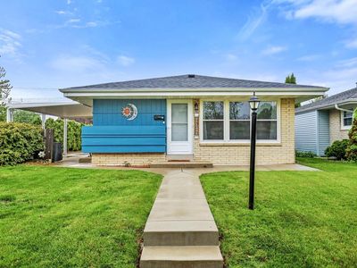 7902 West Howard AVENUE, Milwaukee, WI, 53220