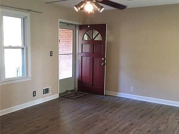 4th image of 308 Charlotte Dr
