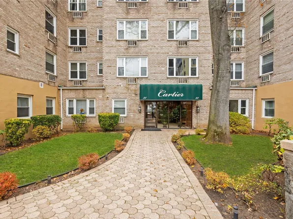 21 Bond Street #3m, Great Neck, NY 11021