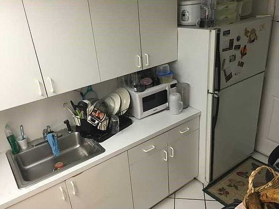 4th image of 301 NW 177th St APT 103