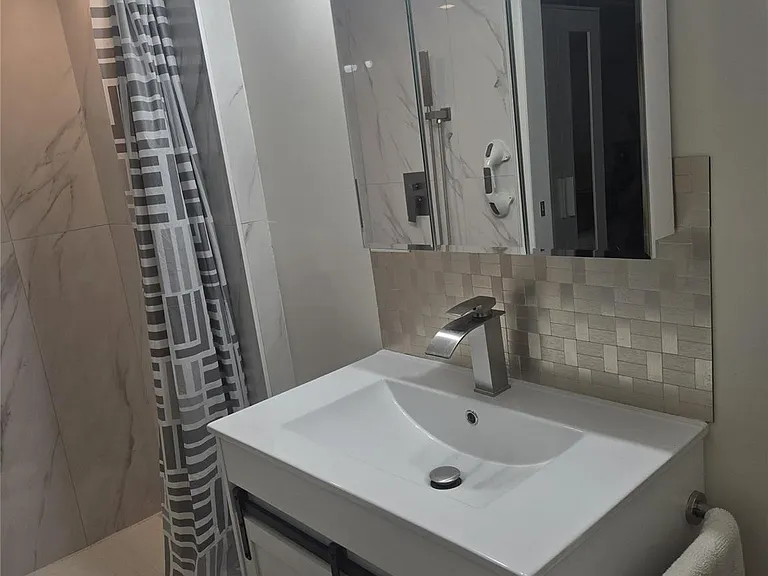 2321 SW 87th Ter — Photo 7