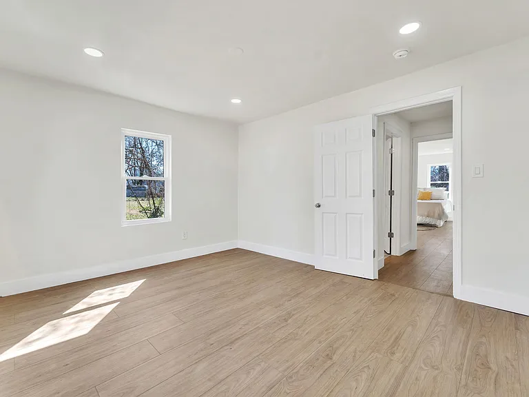 W Fairview Ave — Photo 11