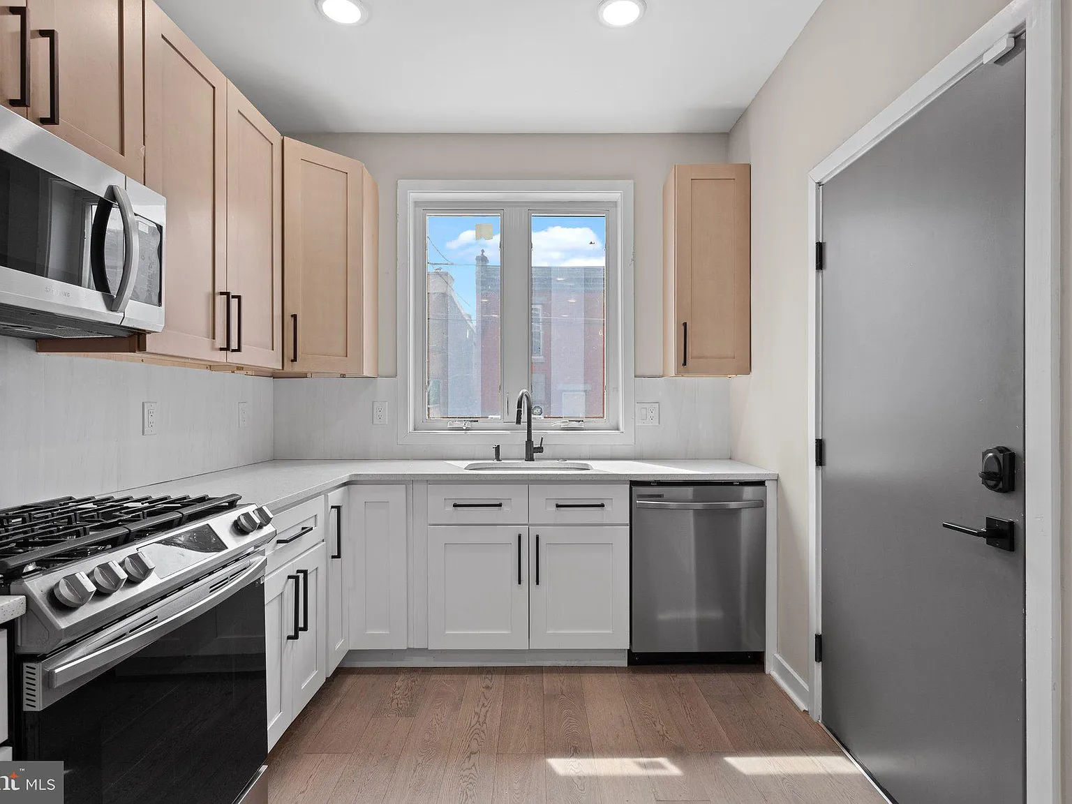 2 bed, 1.0 bath, 950 sqft, $1,650 — Photo 4