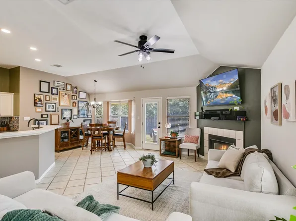 1302 Redbud Ln, Leander, TX 78641