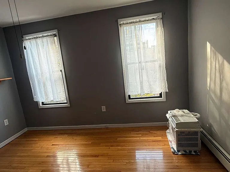 287 Summit Ave — Photo 3