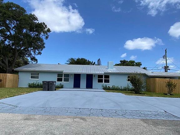 2nd image of 1867 Windsor Drive