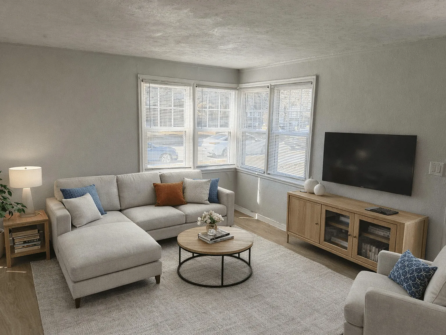 Rose Manor Apartments — Photo 2