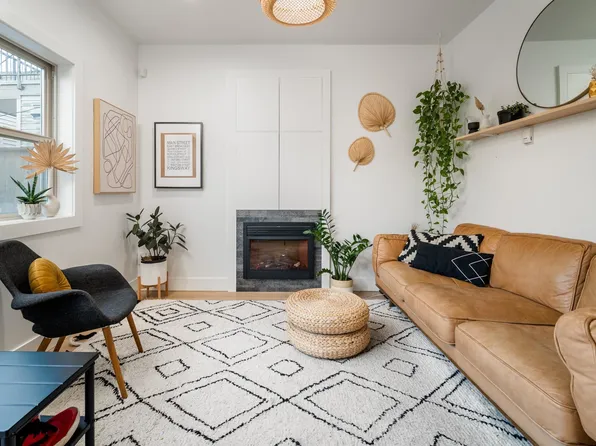 5418 Main St, Vancouver, BC V5W 2R9