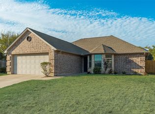 758 Countryside Dr, Aubrey, TX 76227