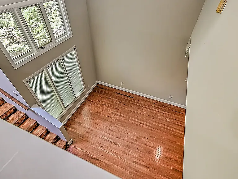 109 Beechnut St #7 — Photo 32