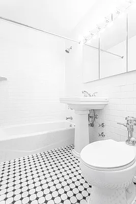 Rented by Olnick Organization | media 10