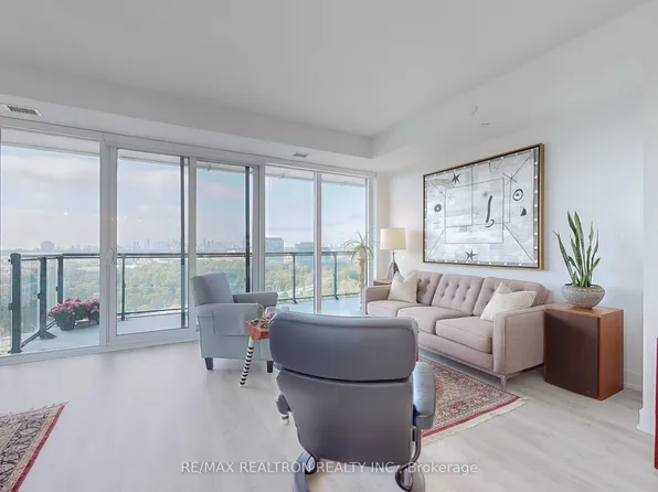 20 Inn On The Park Dr #1432, Toronto, ON M3C 0P8