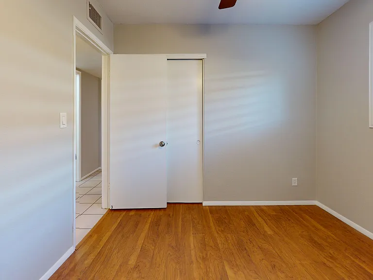 2080 E Greenway Dr #2 — Photo 12