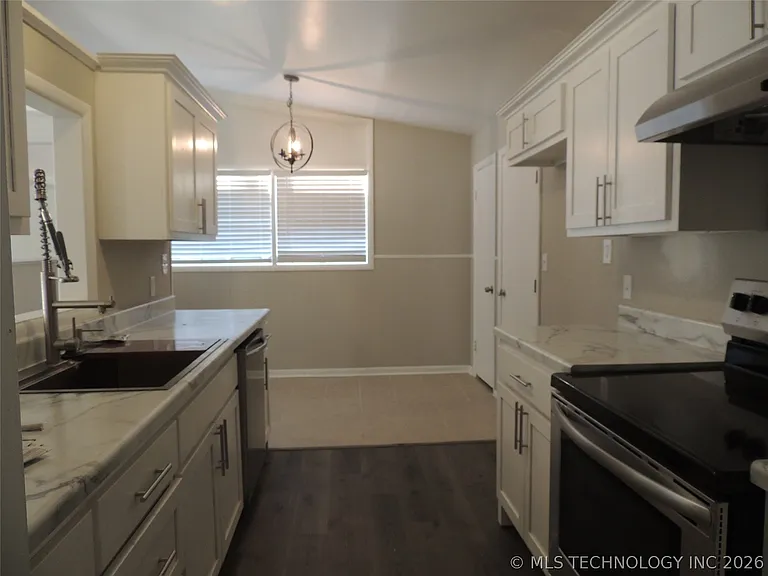 6552 E 27th Pl — Photo 11