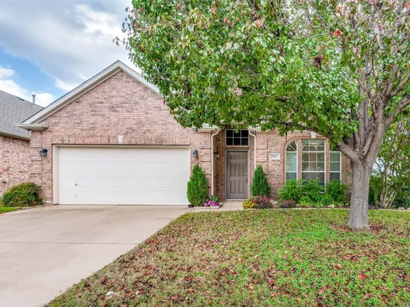2853 Maple Creek Dr, Fort Worth, TX 76177