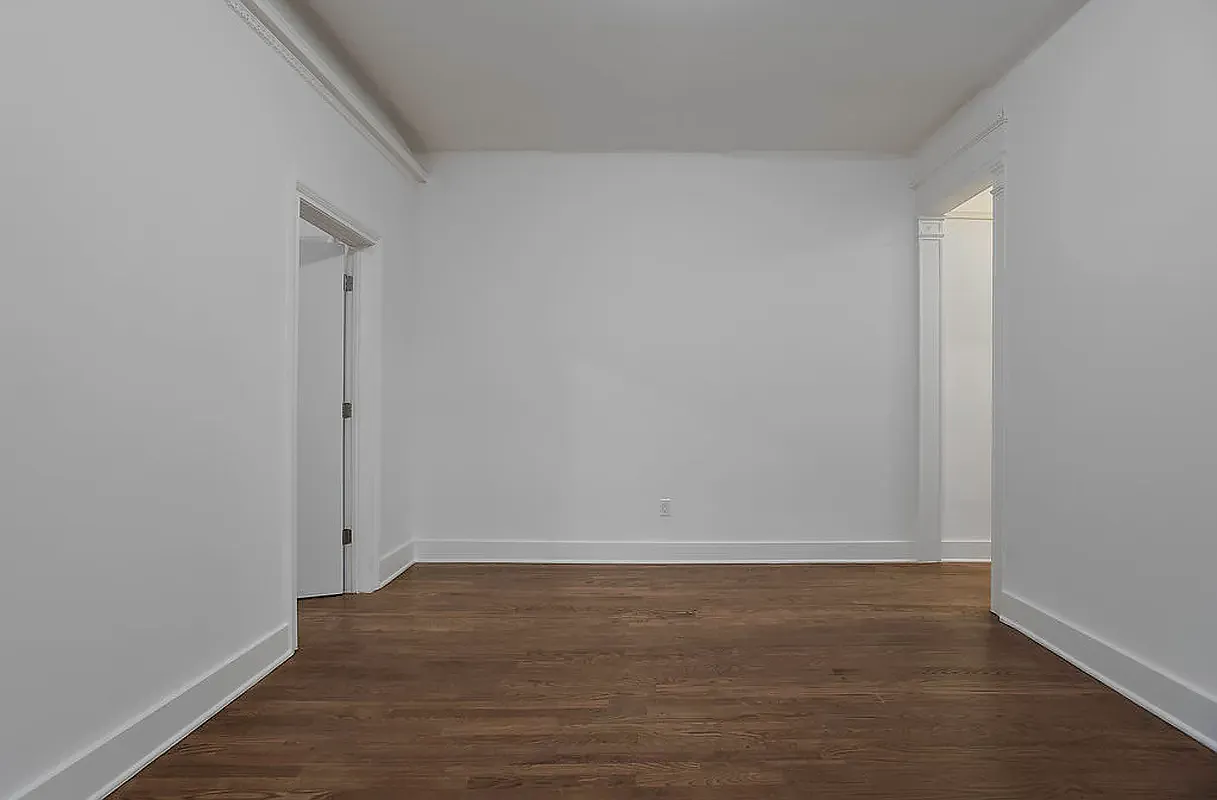 372 Saint Johns Pl — Photo 4