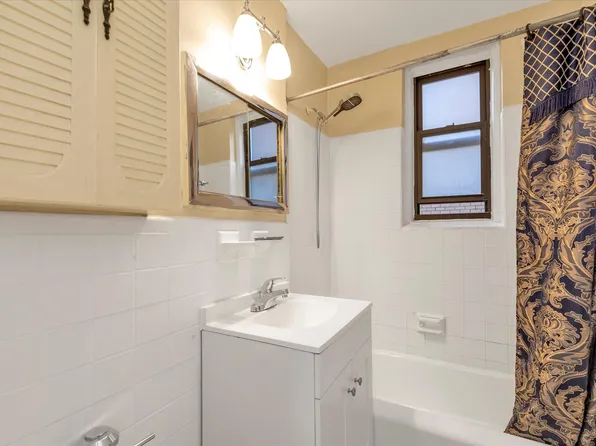 141-05 Pershing Crescent image 8 of 15