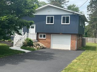 4620 Sawmill Rd, Clarence, NY 14031