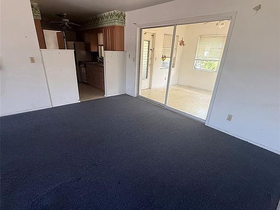 4th image of 1456 Royal Rd