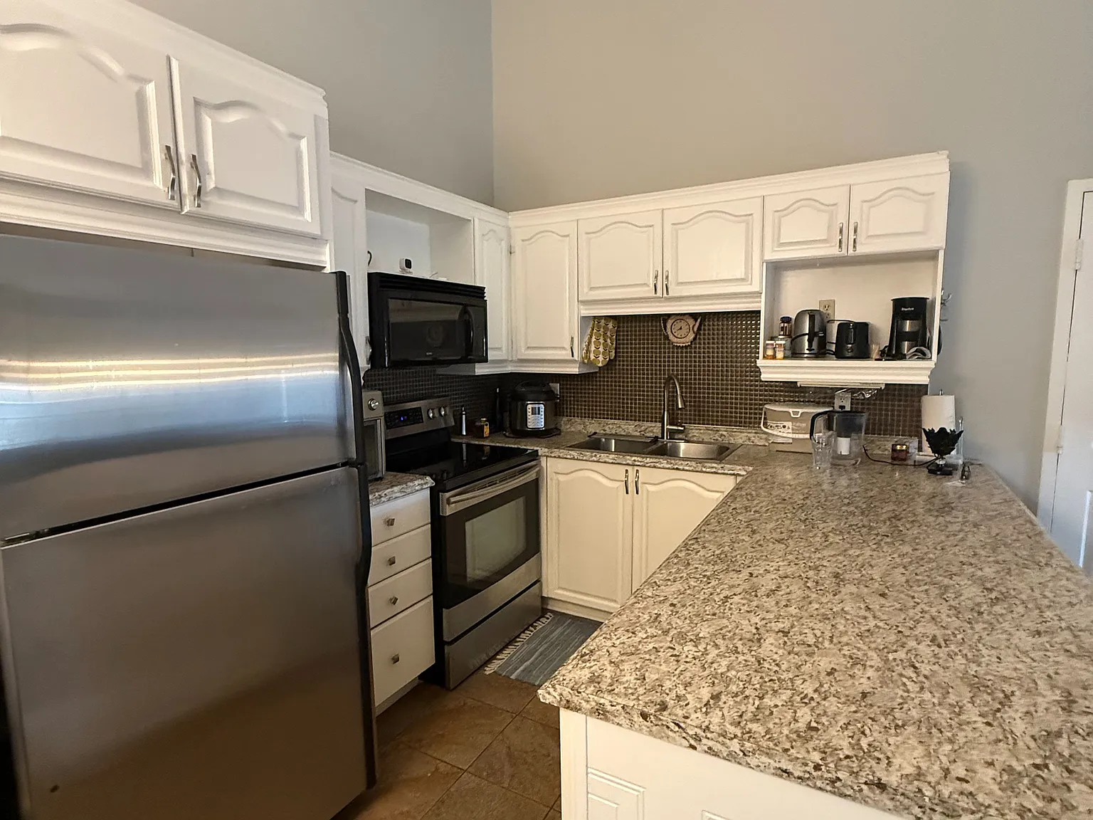 1 bed, $2,000 — Photo 3
