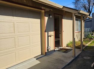 214 Oak St Unit B, Rogue River, OR 97537