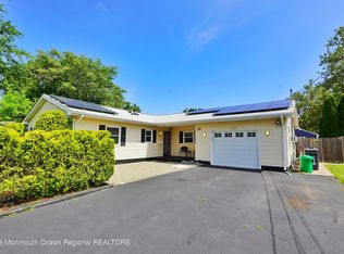 11 Oakshades Ave, Aberdeen, NJ