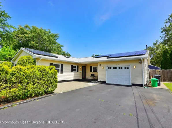 11 Oakshades Avenue, Matawan, NJ 07747