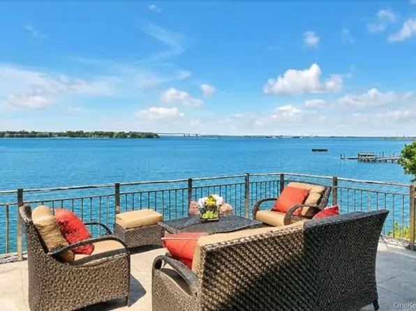 90 GREEN LEAF Hill, Great Neck, NY 11023