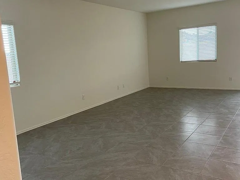 249 W Tropical Dr — Photo 14