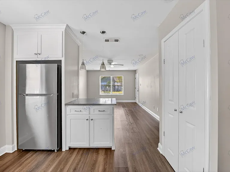 206 N Graves St — Photo 9