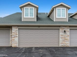 949 Penny Ln #949, Sycamore, IL 60178