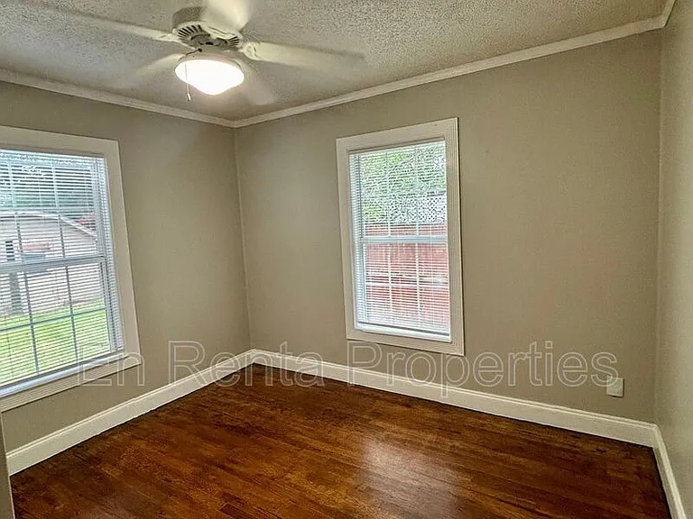 3009 Honeysuckle Ave — Photo 7