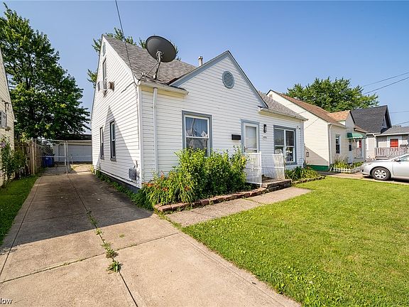 3rd image of 13731 Sprecher Ave