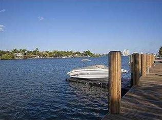 1007 N Northlake Dr, Hollywood, FL 33019