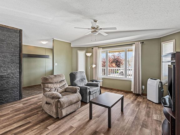 4th image of 1172 Aspen Dr W