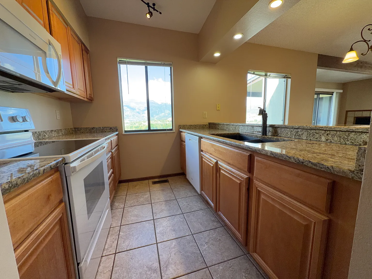 942 Fontmore Road #D — Photo 4