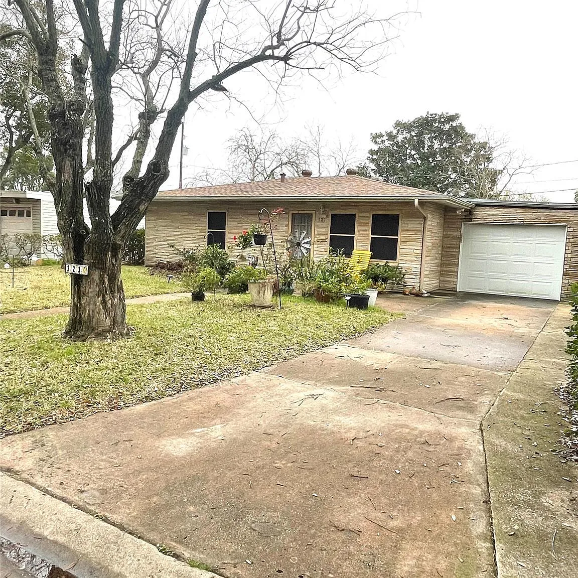 3 bed, 2.0 bath, 1504 sqft, $1,875 — Photo 1