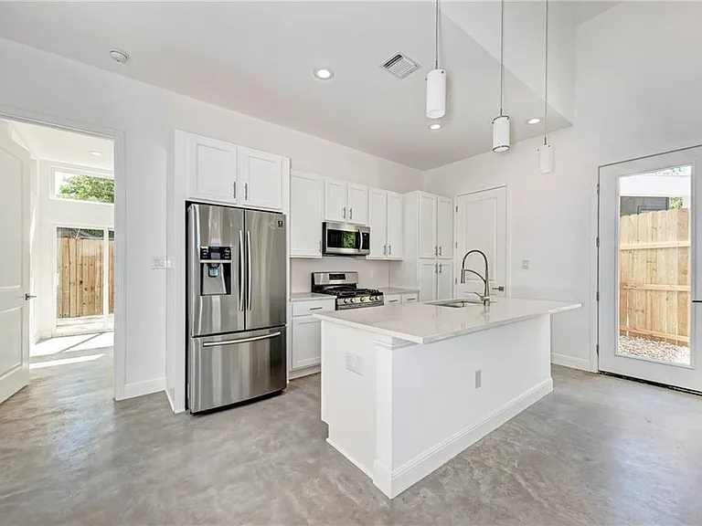 6111 Begonia Cir #1 — Photo 8