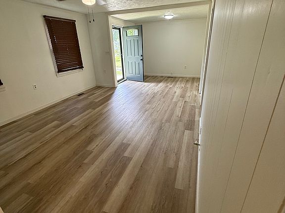 2nd image of 418 Loudon Ave