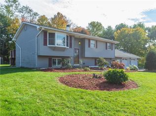 4 Windmill Rd, Poughkeepsie, NY 12601