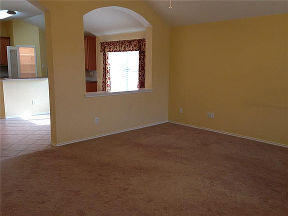 4th image of 421 Ame Ln