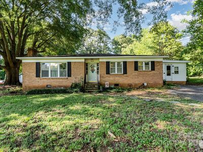 404 Pinkney Rd, Dallas, NC, 28034