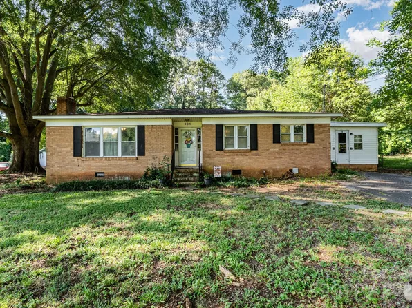 404 Pinkney Rd, Dallas, NC 28034