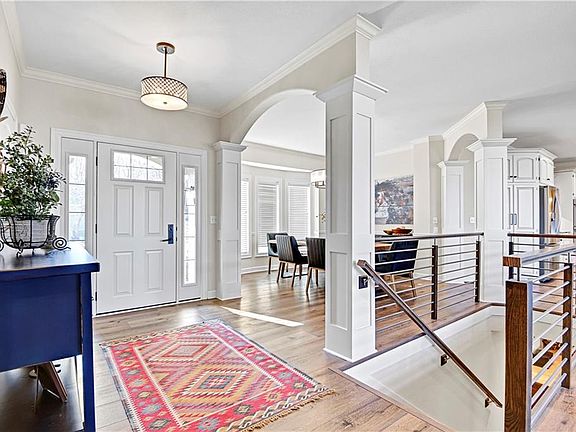 5th image of 316 E 125th Pl