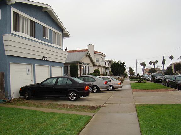 2nd image of 220 Avenue H APT B